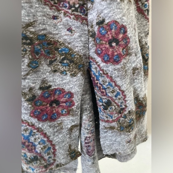 T.la Anthropology paisley tshirt raw edge reverse seam slit hem thin slub knit - Picture 8 of 10